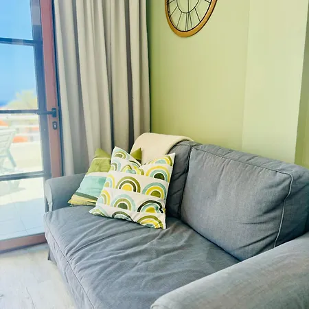 Tranquil Hillside With Oceanview And Pool Apartmán *