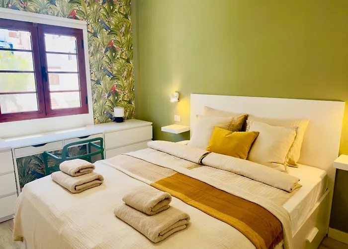 Tranquil Hillside With Oceanview And Pool *