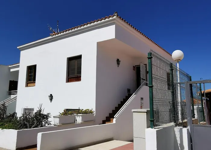 Daire Tranquil Hillside With Oceanview And Pool *