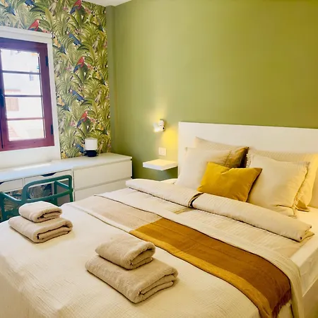 Tranquil Hillside With Oceanview And Pool *