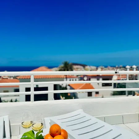 Appartement Tranquil Hillside With Oceanview And Pool