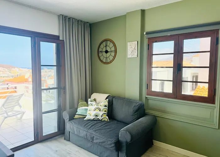 Tranquil Hillside With Oceanview And Pool Los Cristianos (Tenerife)