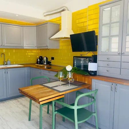 Apartman Tranquil Hillside With Oceanview And Pool Los Cristianos