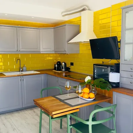 Tranquil Hillside With Oceanview And Pool Apartman *