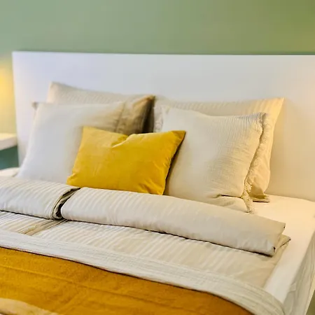 Apartman Tranquil Hillside With Oceanview And Pool *