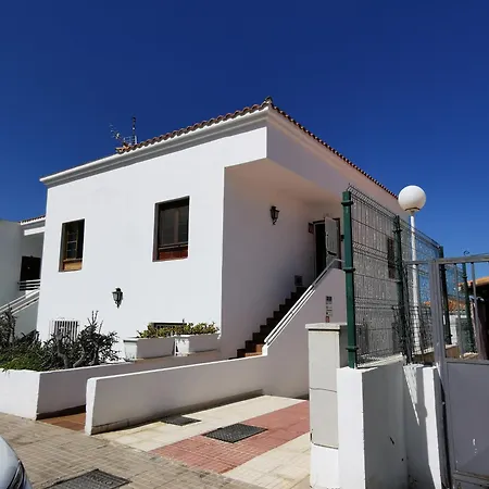 Apartman Tranquil Hillside With Oceanview And Pool *