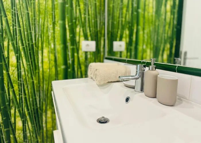 شقة Tranquil Hillside With Oceanview And Pool *