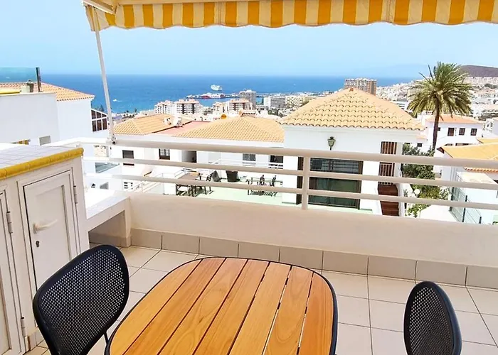 شقة Tranquil Hillside With Oceanview And Pool لوس كريستيانوس