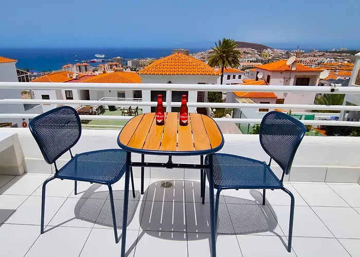 شقة Tranquil Hillside With Oceanview And Pool